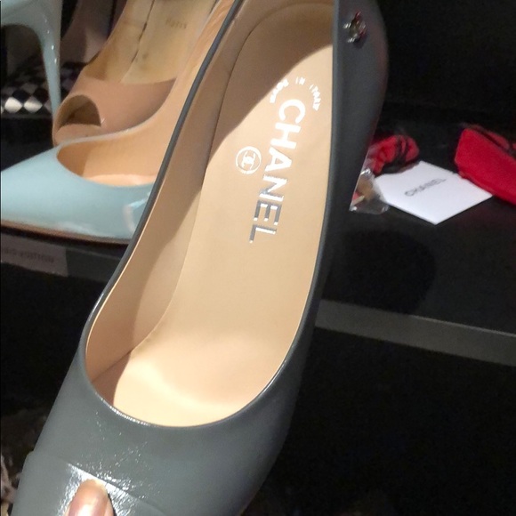 BNIB Authentic Chanel pumps sz 38 - Picture 2 of 4